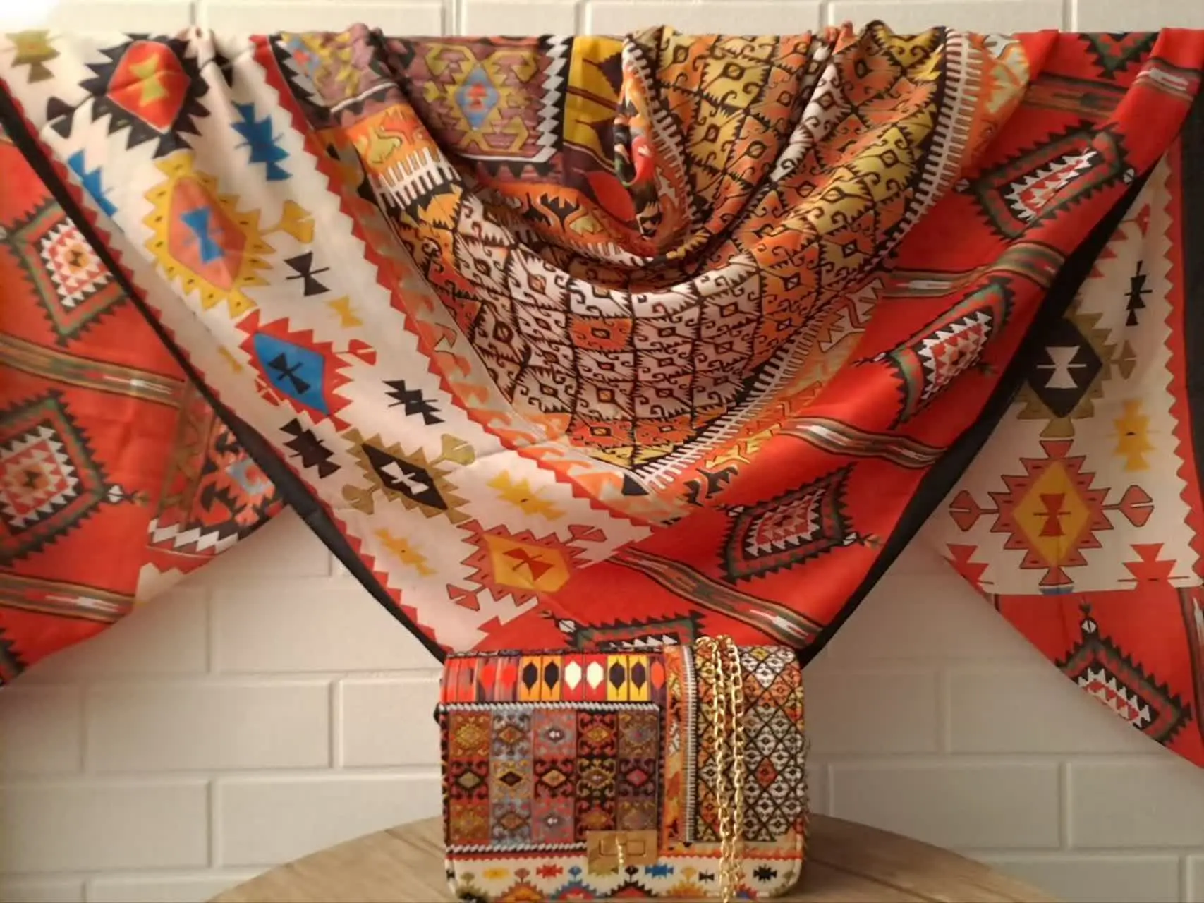 روسری نخی قواره ۱۴۰
