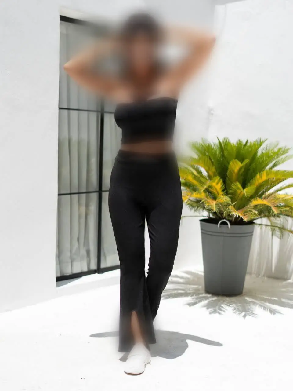 کراپ و شلوار جلو چاکدار😍

