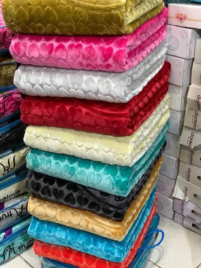 پتو یکنفره گلبافت قلبی مارک ترلاو☺️

