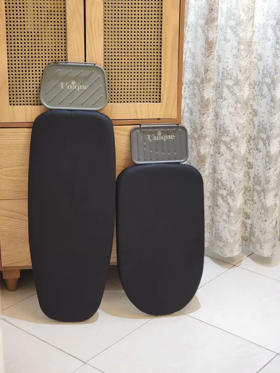 میز اطو نشسته 
