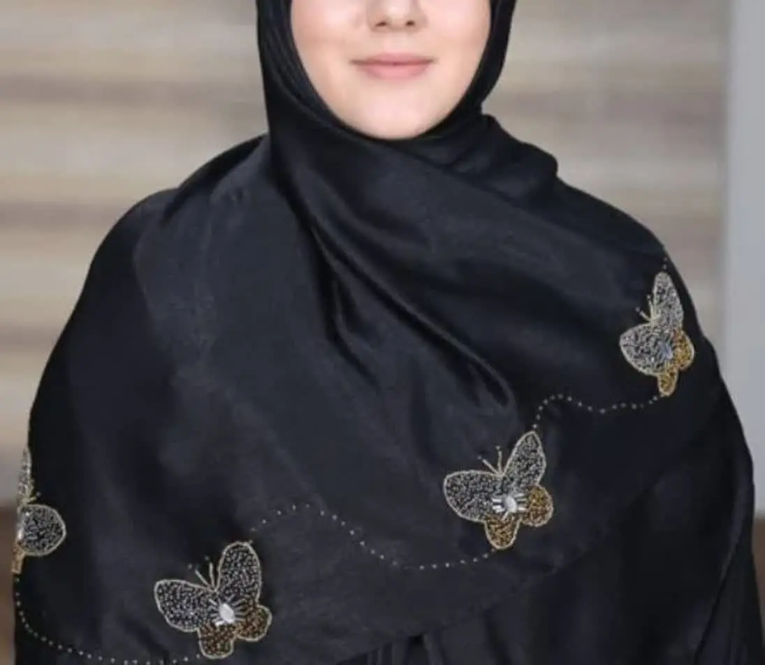 از خاص ترین روسری های جواهر... — تصویر محصول در تاپ هشتگ