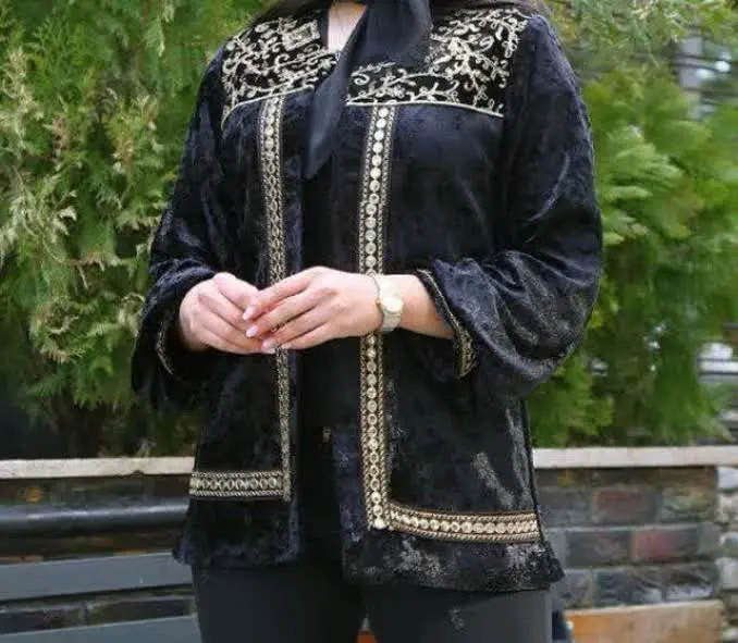 کت مخمل همراه خرجکار طلایی
