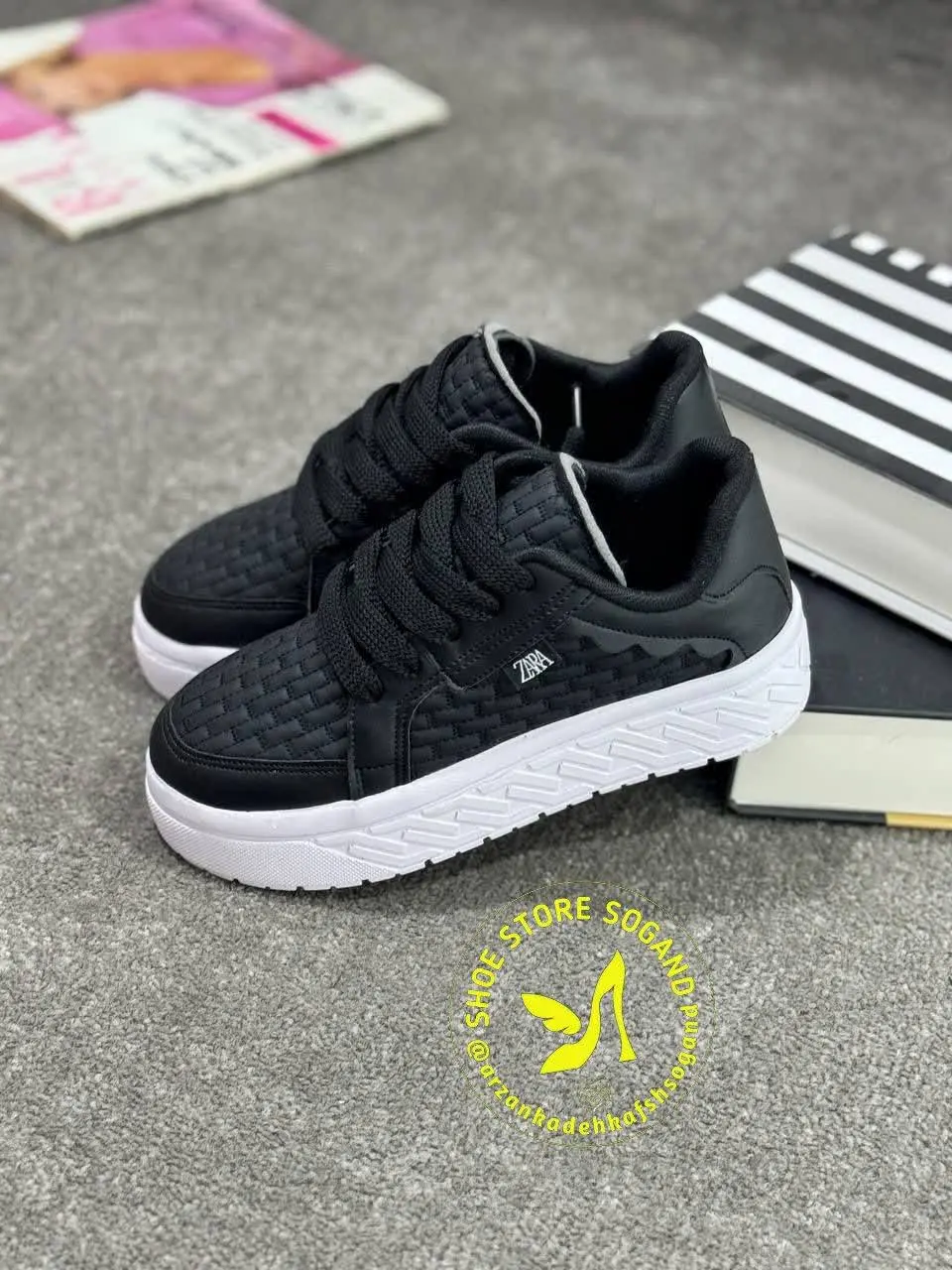 👟نام: ونس آجری
