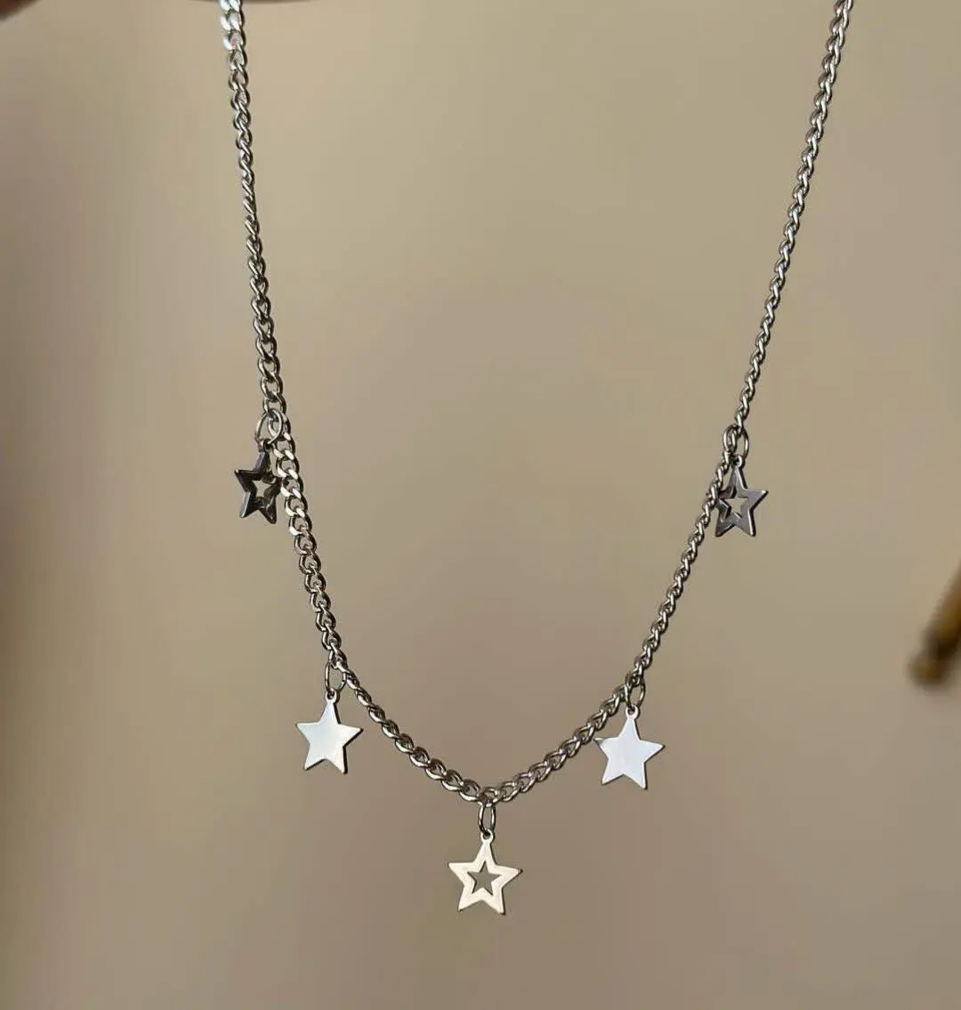 گردنبند سیلور کارتیر با آویز ستاره 🤗
