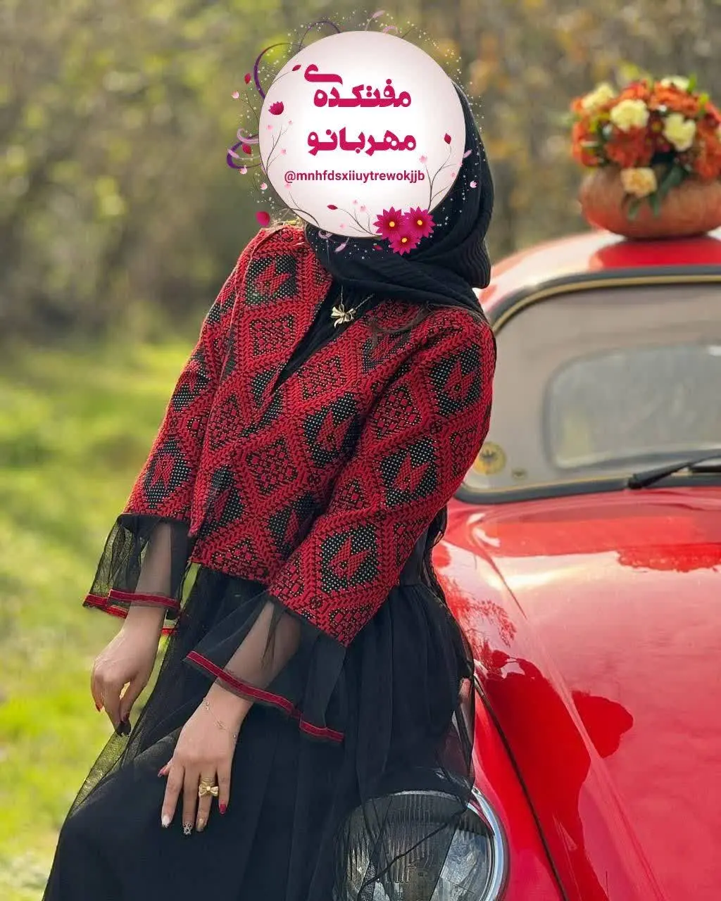 ببینید چ‌ست دلبری اومده 🤩 با این ست یلداتو خوشرنگ و شیک کن 🥰 چقدر این مدل دلبره واقعا 🥰 جنس عالی و با کیفیت و تنخور فوق العاده شیک و جذااب😍👌
