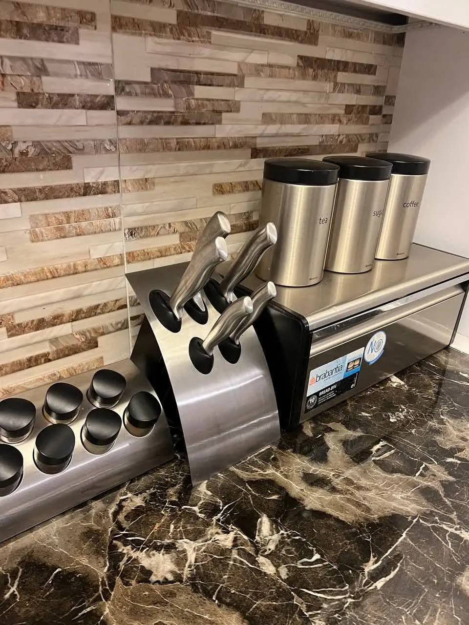 پاسماوری و سرویس چاقو و جا ادویه 
