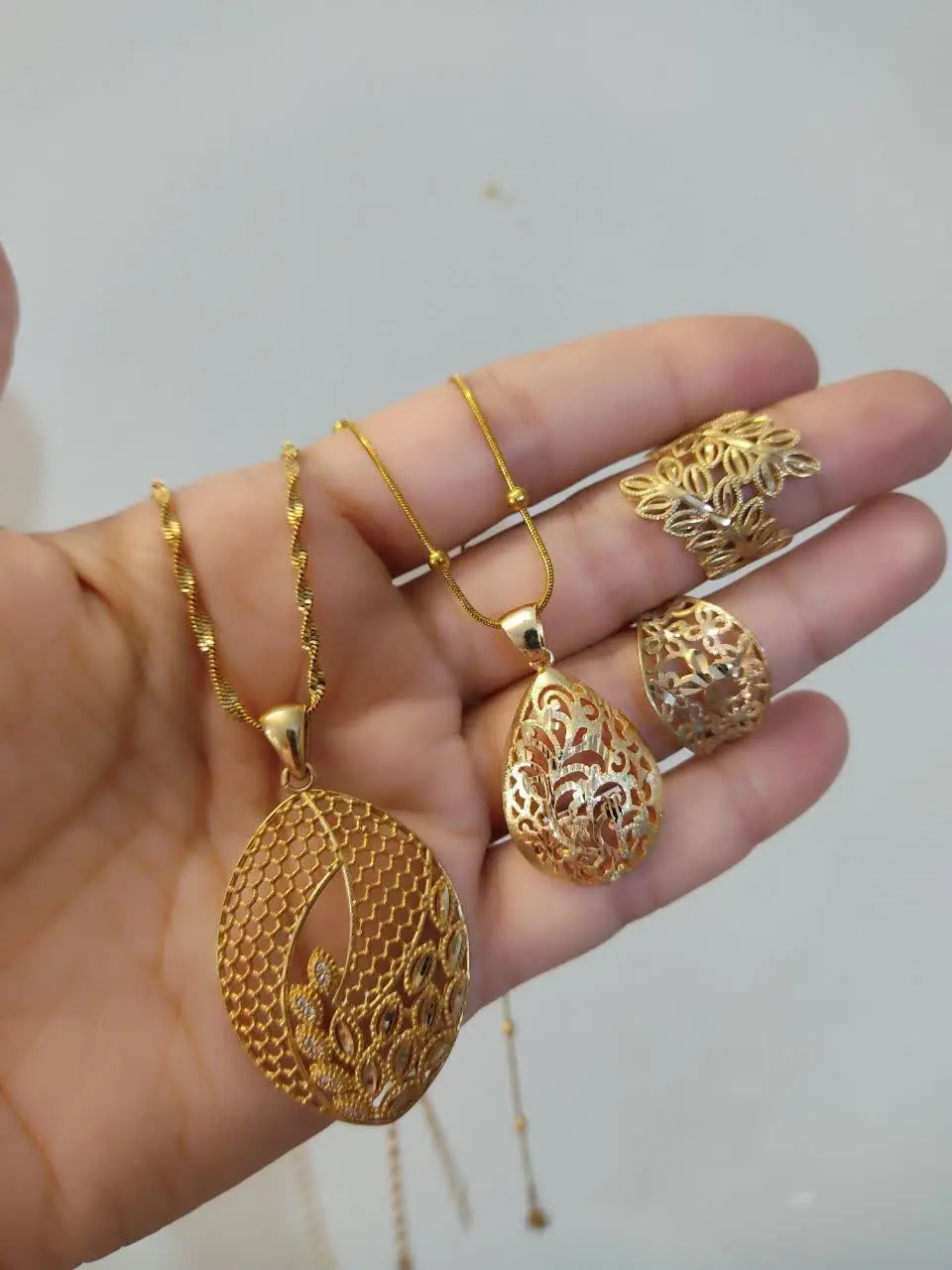 گردنبند سایز کوچک موجوده
