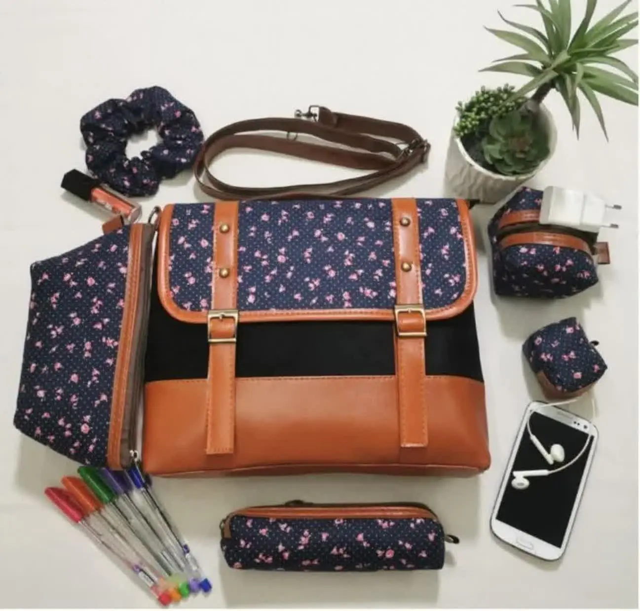 👝ست کیف (دوشی. جامدادی. جا ارایشی. جا شارژر. جاهندزفری. و کش مو)