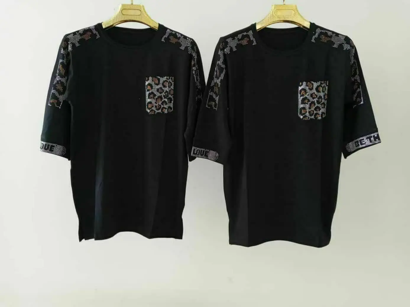 🛍🛍 🆕️ تیشرت ویسکوز مشکی 🔵تکرنگ مشکی، کیفیت عالی 🔴 نگین ثابت بدون ریزش، کاملا کشی و راحت