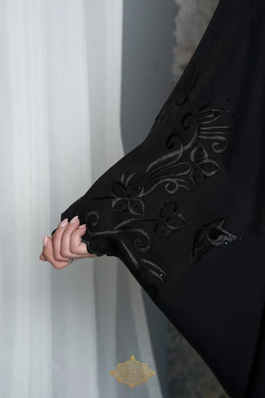 مدل: جده پروانه🦋 (گلدوزی دوزی کار دست)