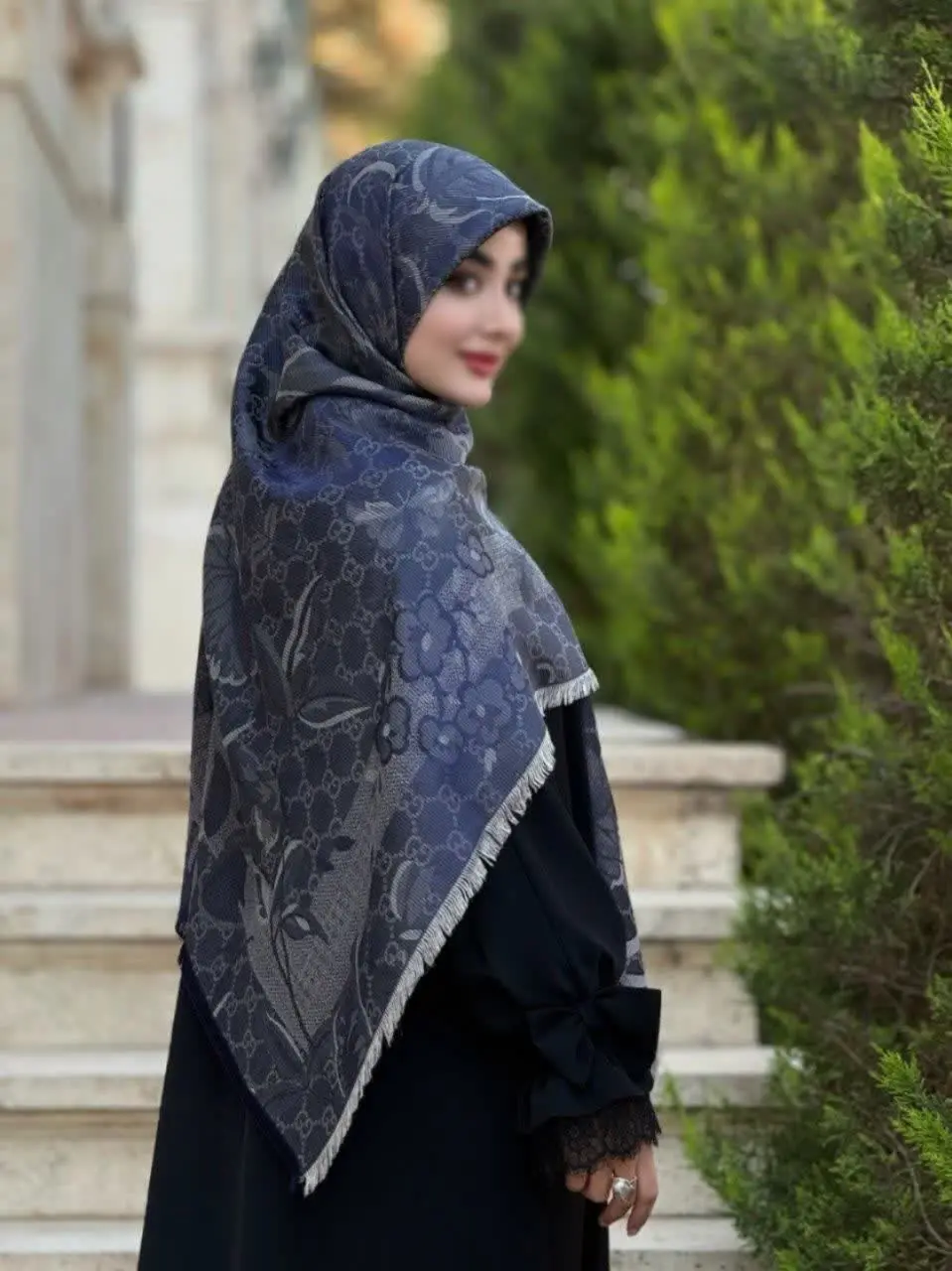 روسری ابریشم ژاکارد لمه دار — تصویر محصول در تاپ هشتگ