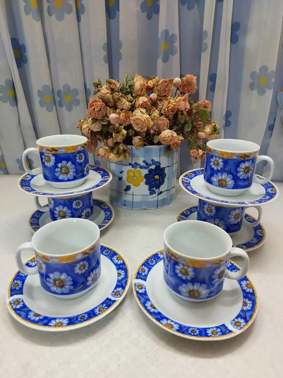 شارژ مجدد فنجان و نعلبکی گل...