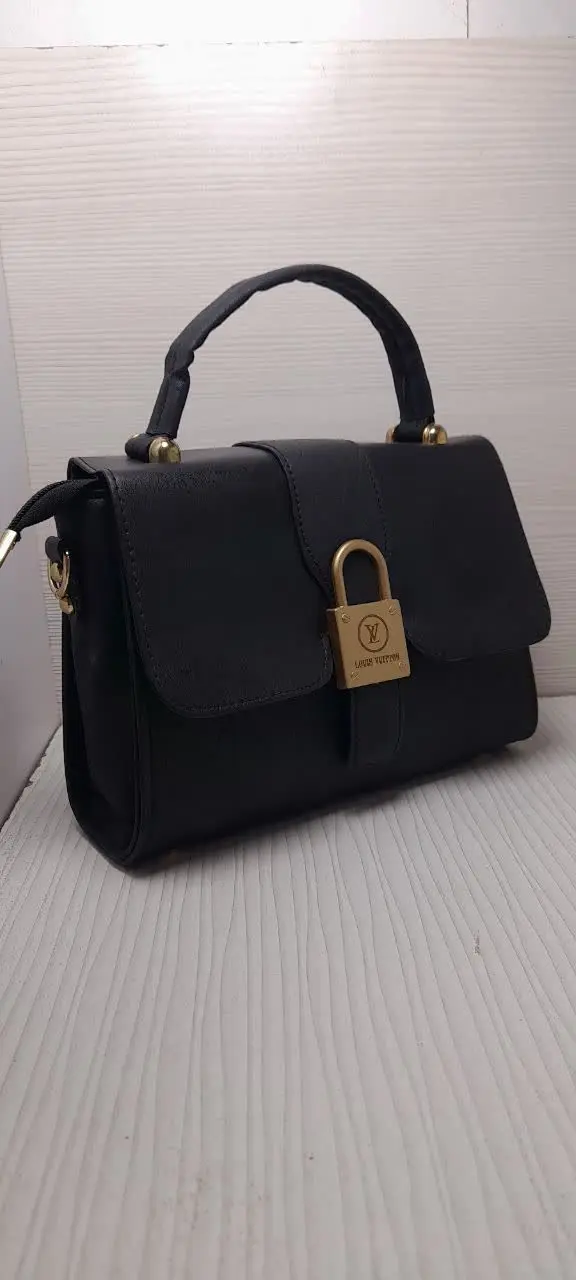 کیف طرح قفل