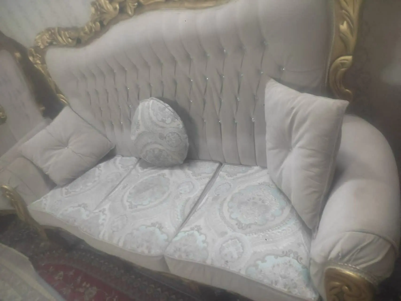 مبلمان کلاسیک استیل ۹نفره جنس چوب رنگ تمییز همراه سه تا میز