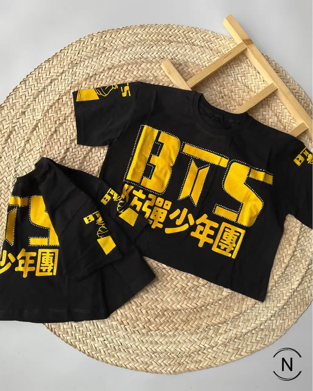 #کراپ تک مشکی دخترانه BTS
