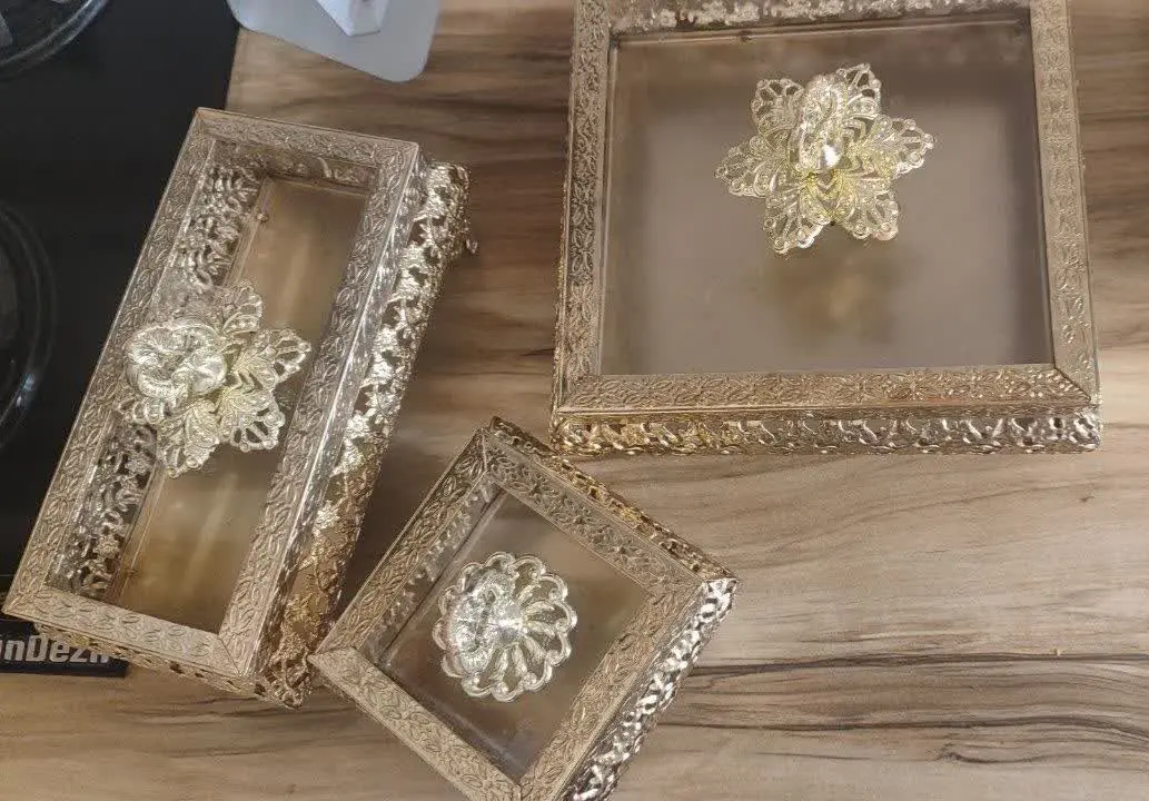 شکلات خوری پایه دار لاکچری