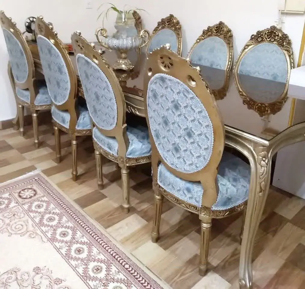 میز ناهارخوری ۸ نفره. در حد نو. چوب راش. کاملا سالم و بدون خط و خش 👌
