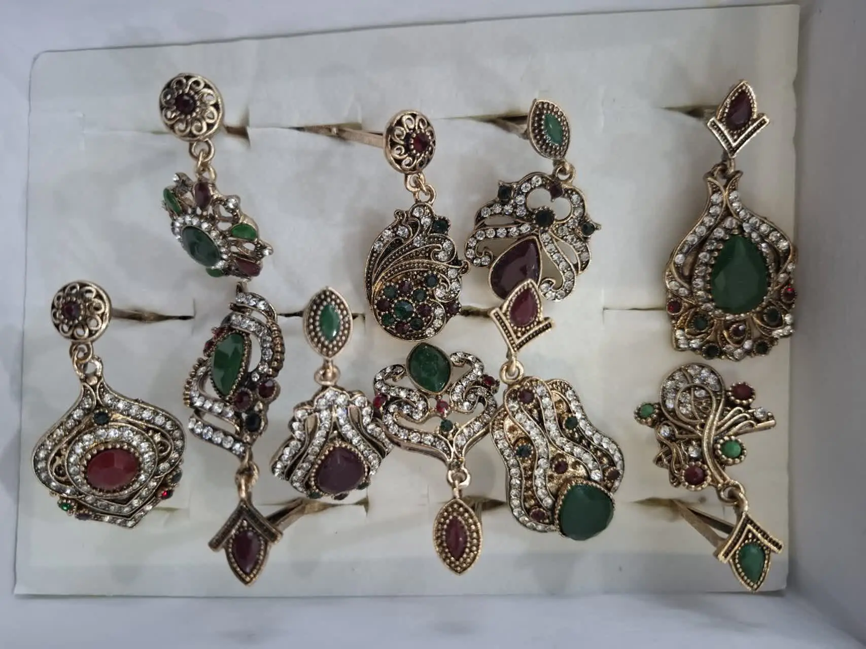 گیره روسری نگین دار آویز دار قجری
