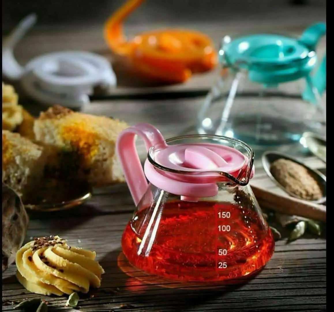 📌 قوری زعفران شیشهای دسته پلاستیکی