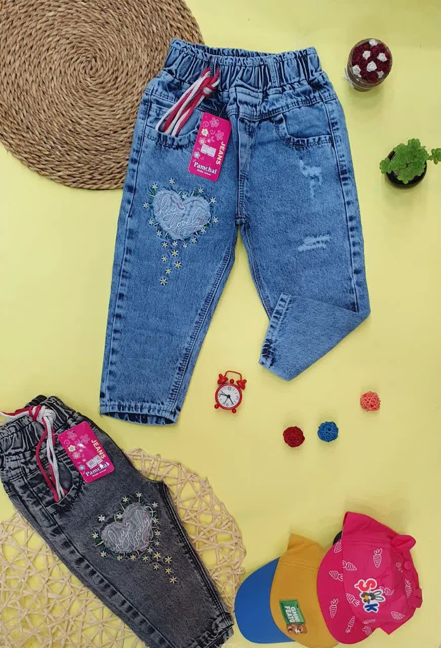 👖شلوار لی مام فیت گلدوزی گل قلب