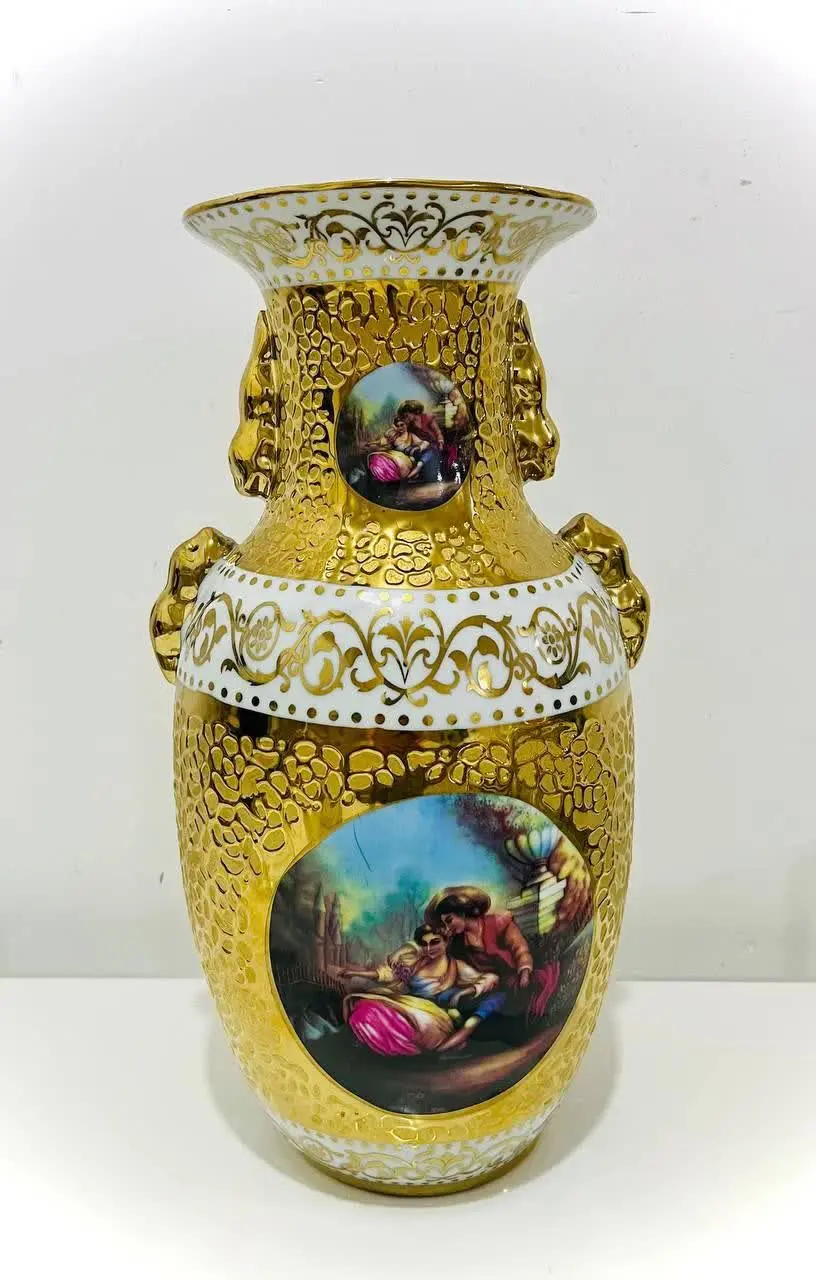 گلدان طلایی دنسی