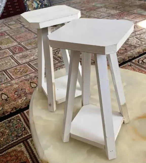 دوتا چهارپایه دکوری
