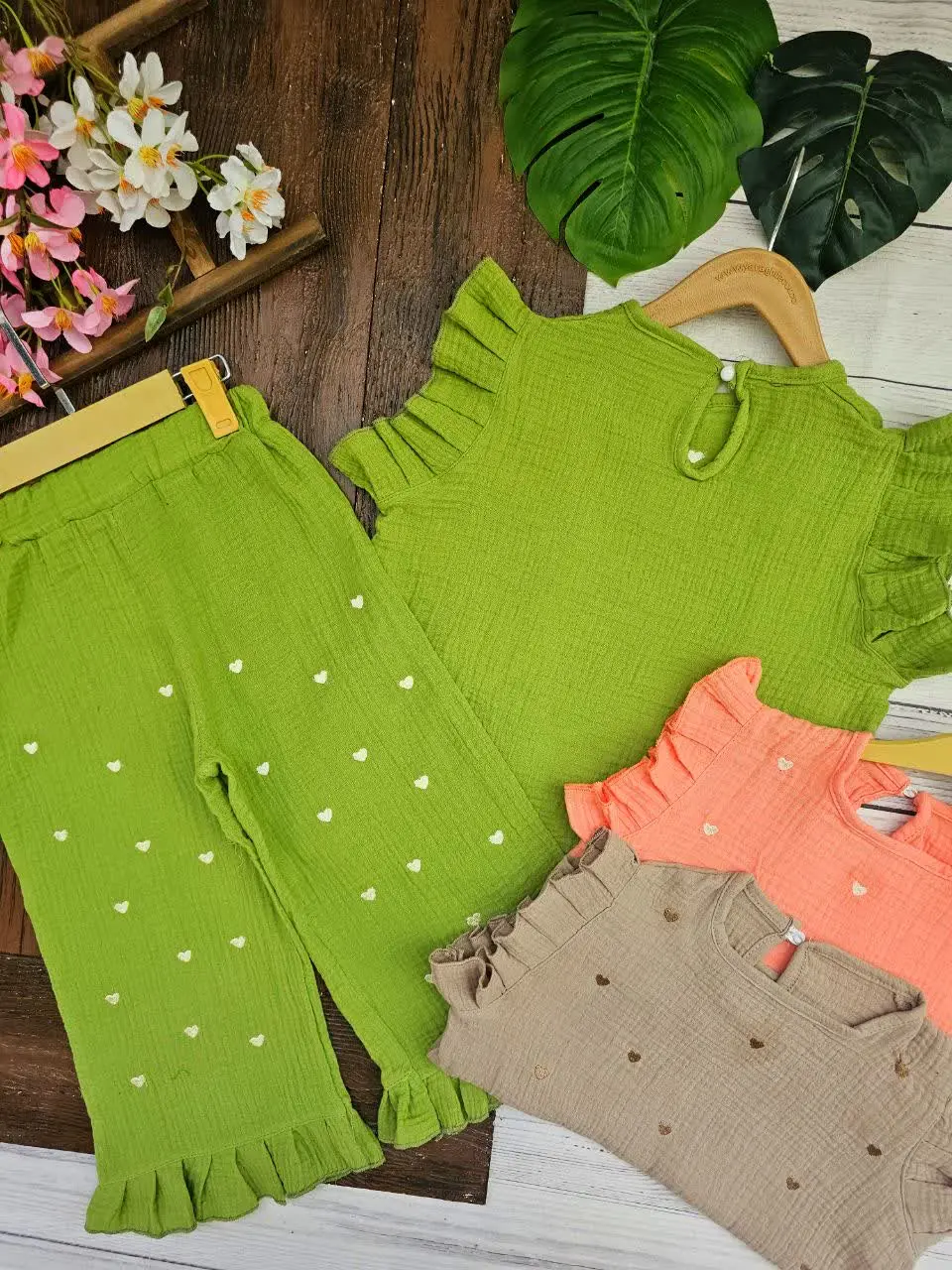 تاپ و شلوار گلدوزی قلب