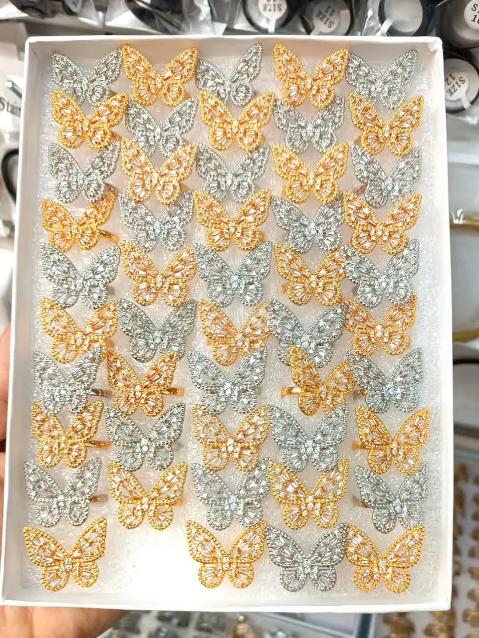 این پروانههای نااااز ویادتونه؟ 🤨