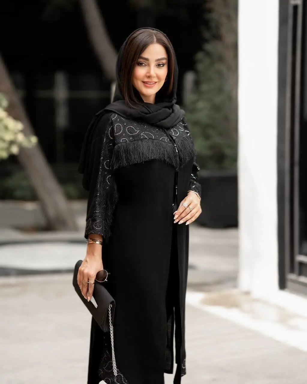 ی مانتو قشنگ مزونی😍😍😍😍