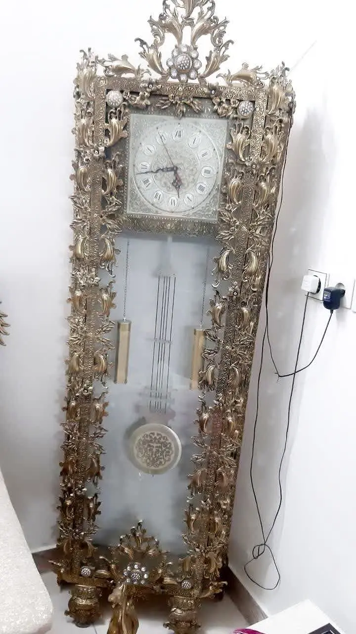 ساعت ایستاده برنجی