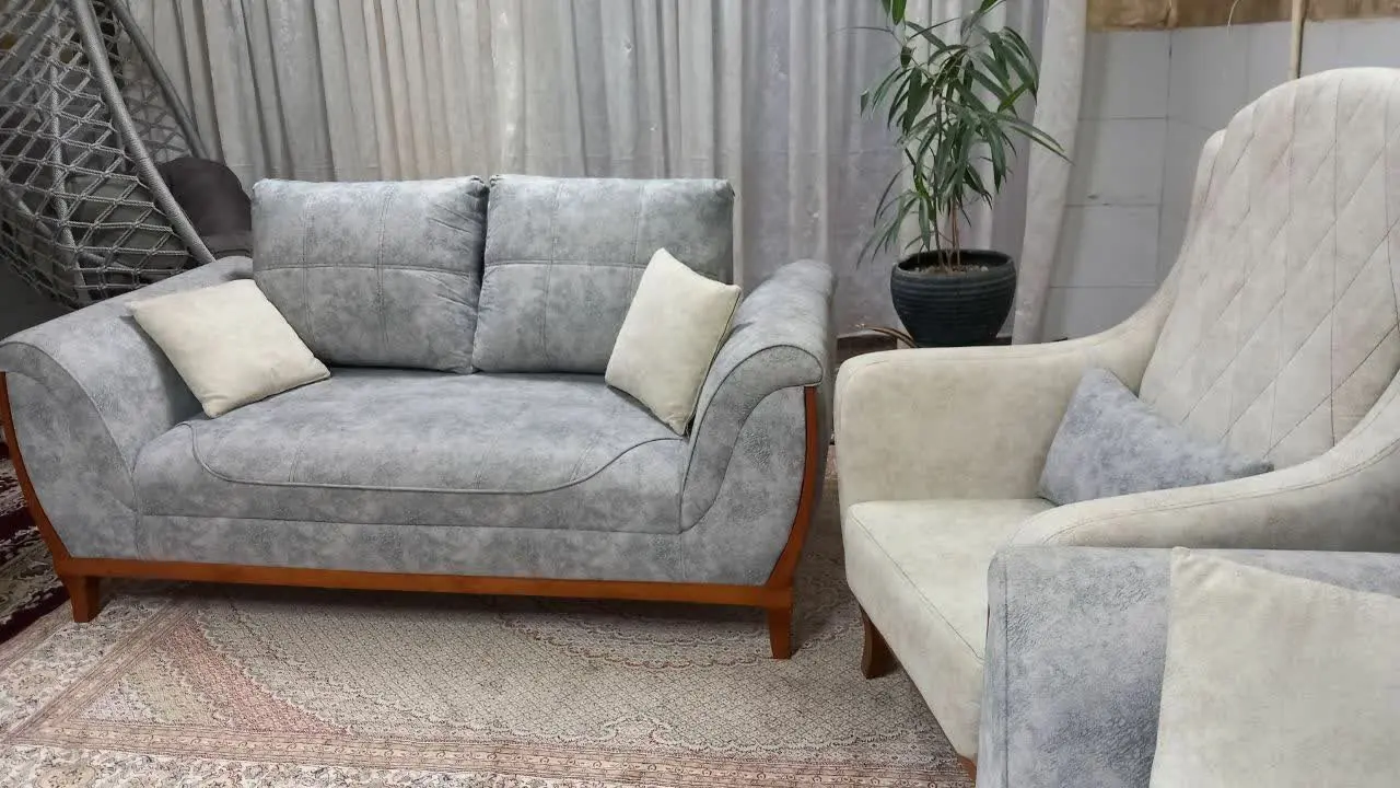 مبلمان چستر ۷ نفره کار شرکتی بسیار تمیز و در حد نو کیفیت عالی کار شرکتی نیاز به تعریف نداره