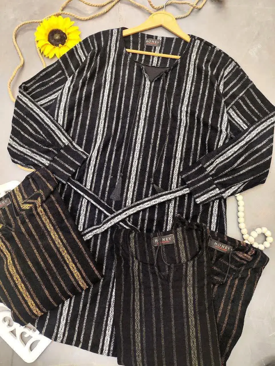 👚نام کالا: تونیک مرینوس منگوله دار پرفروووش زمینه تیره 😉👌