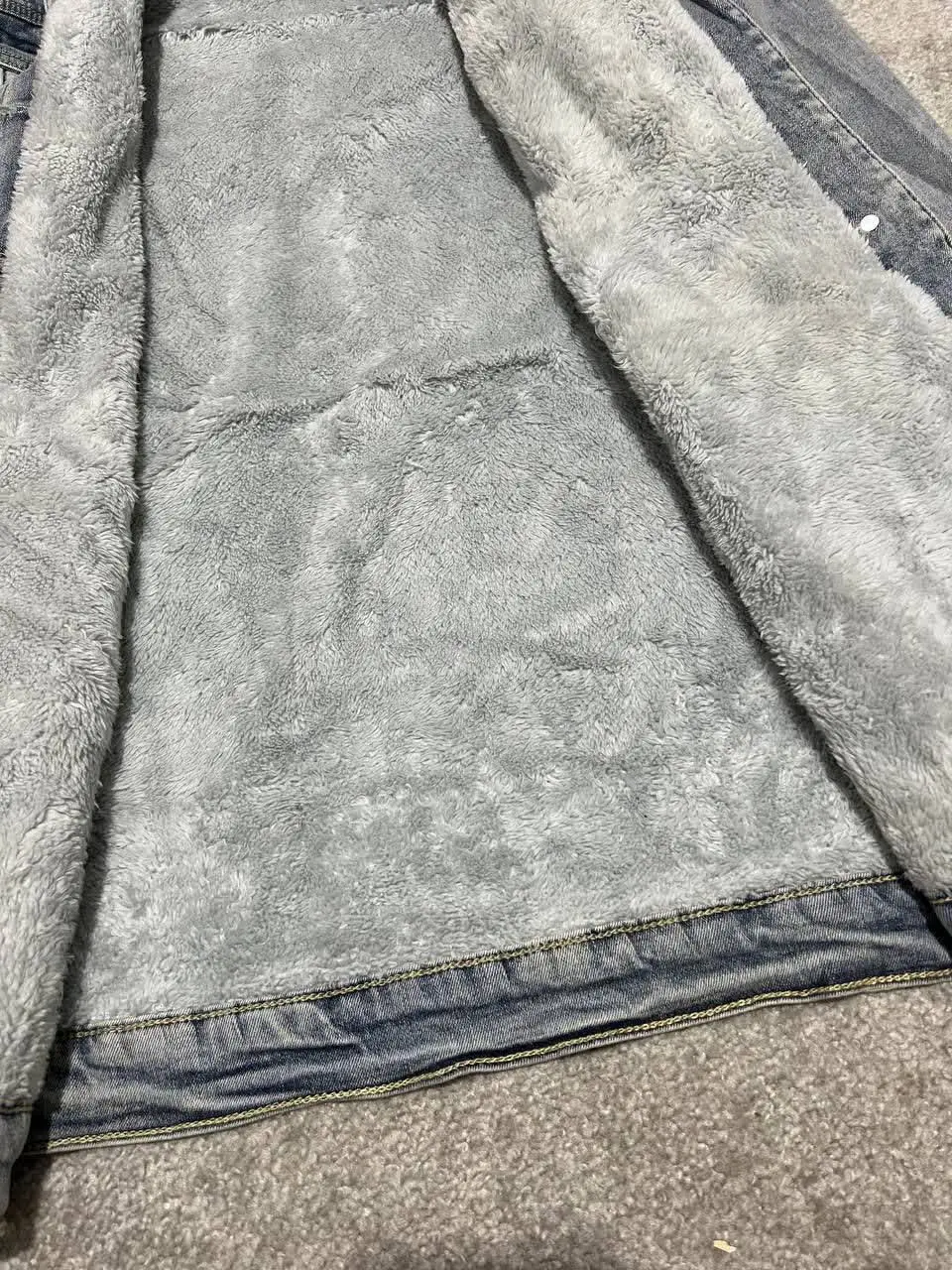 👚 نام: جین داخل خز