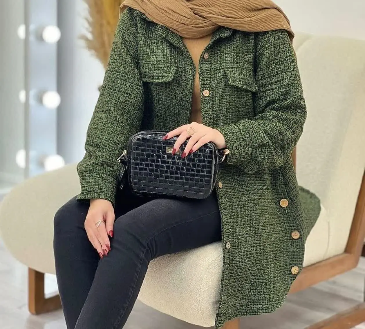 مانتو بغل دکمه حورا — تصویر محصول در تاپ هشتگ