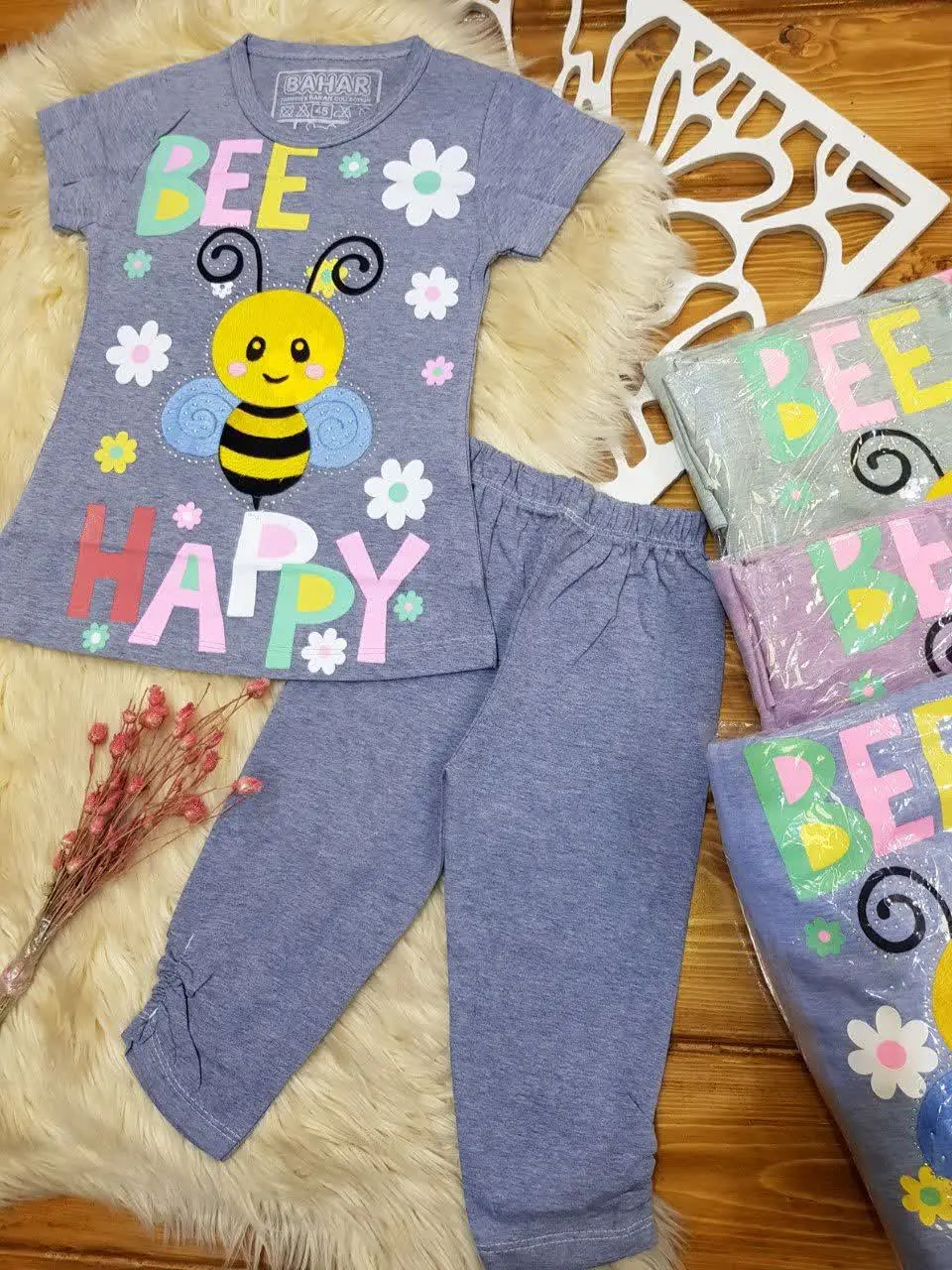 ست دخترونهی زنبور عسل خوشحال🐝🌼