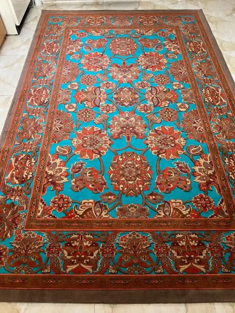 یک تخته فرش ماشینی ۶ متری به همراه قالیچه ست خودش (یک در یک و نیم متر) ❌️❌️