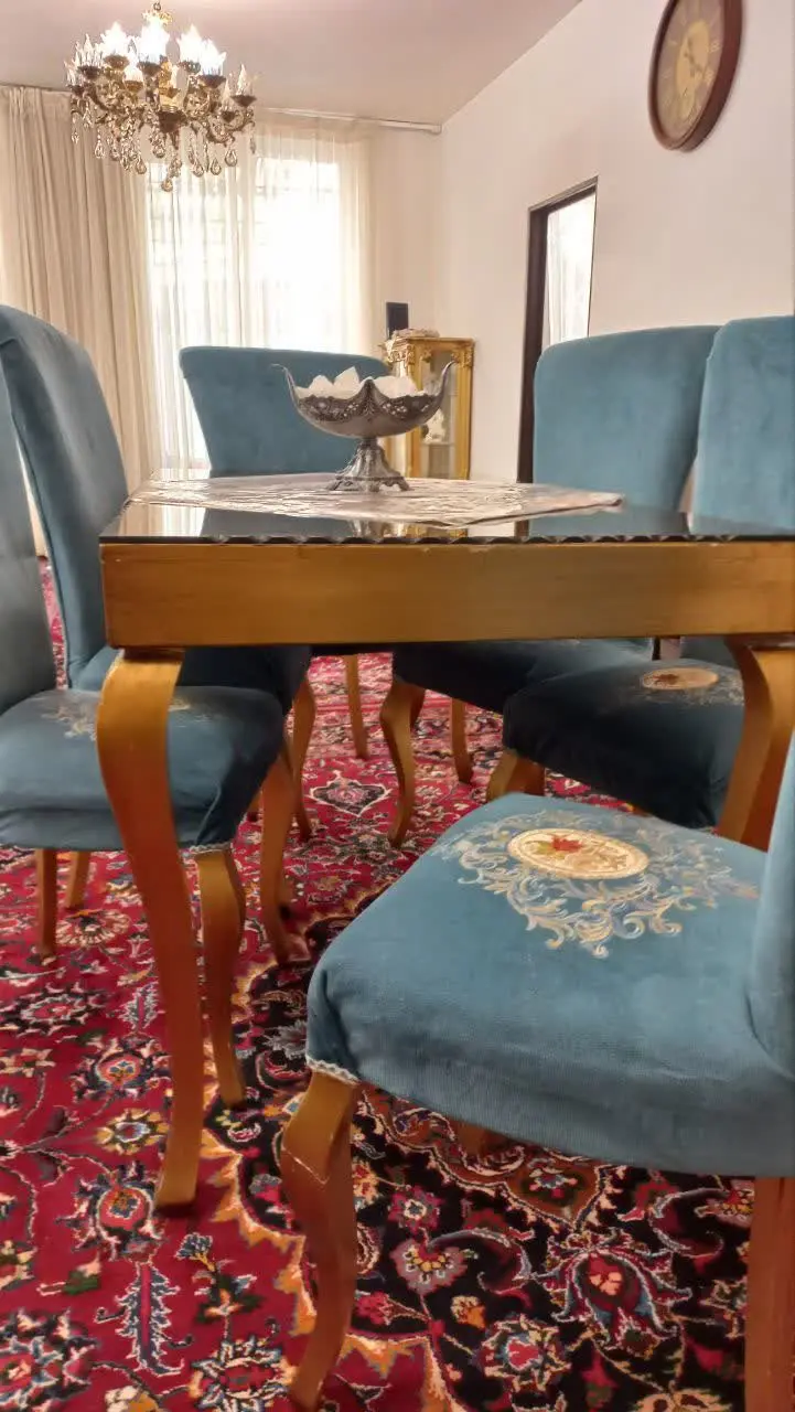 میزناهار خوری ۶نفره جنس