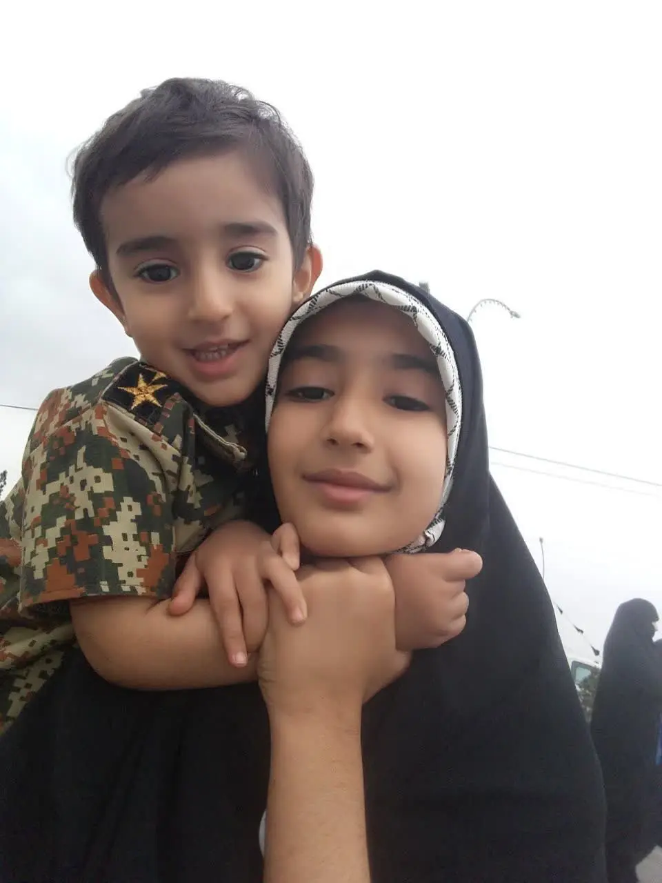 نام شرکت کننده: نیایش ونیکان بابایی