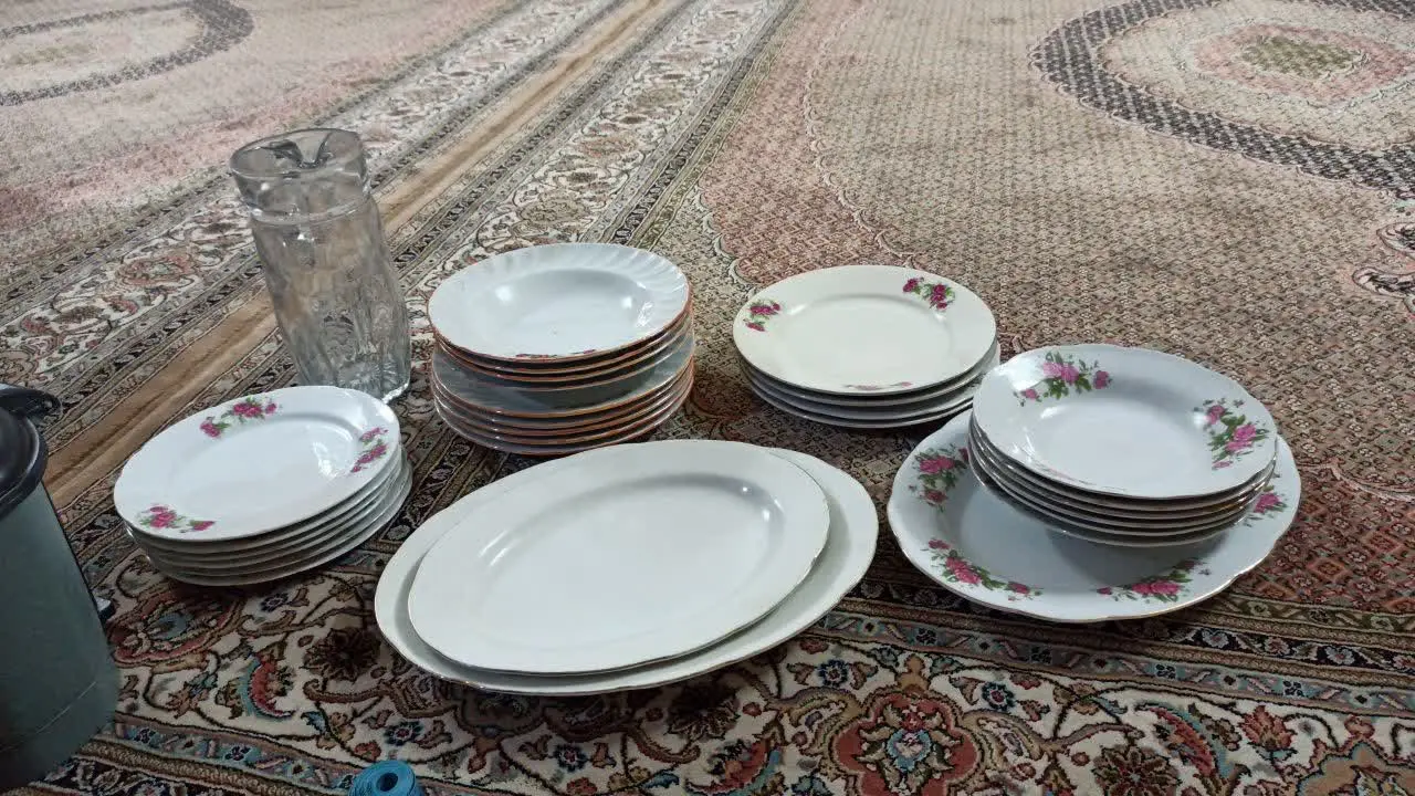 سرویس چینی گلسرخی