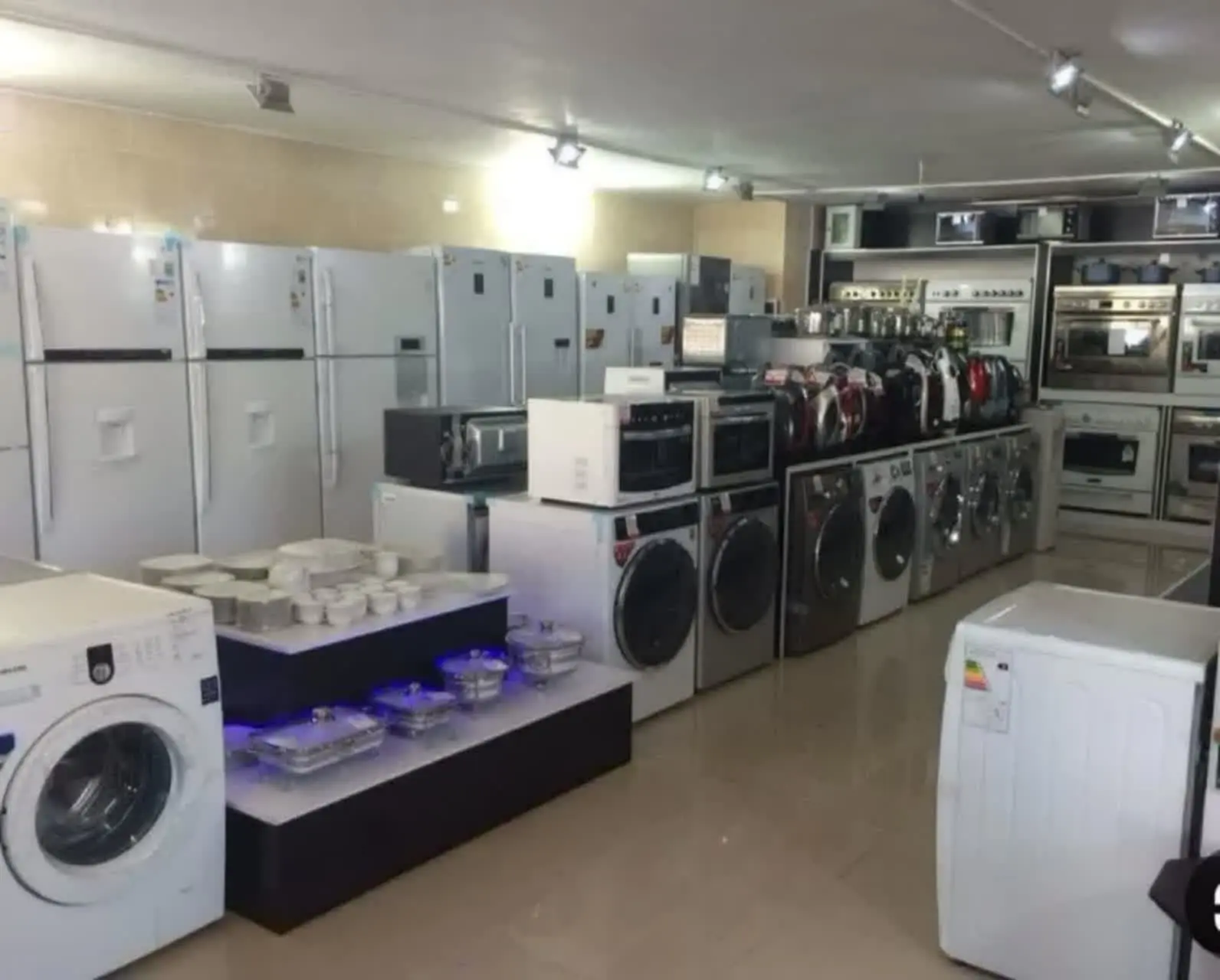 تعدادی یخچال شرکت الکترو استیل هنگام جابجایی خط و خش جزیی پیدا کردهاند #کارخونه_۳_میلیون به فروش میرسه کلیک کنید.