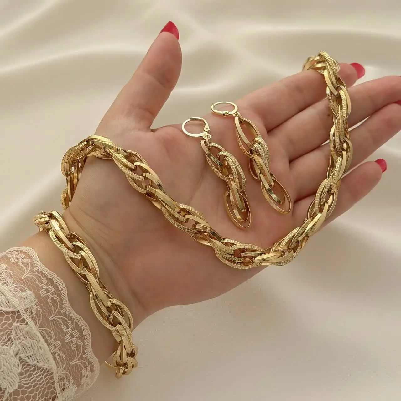 ♦️ ارتفاع گوشواره:۶ سانت