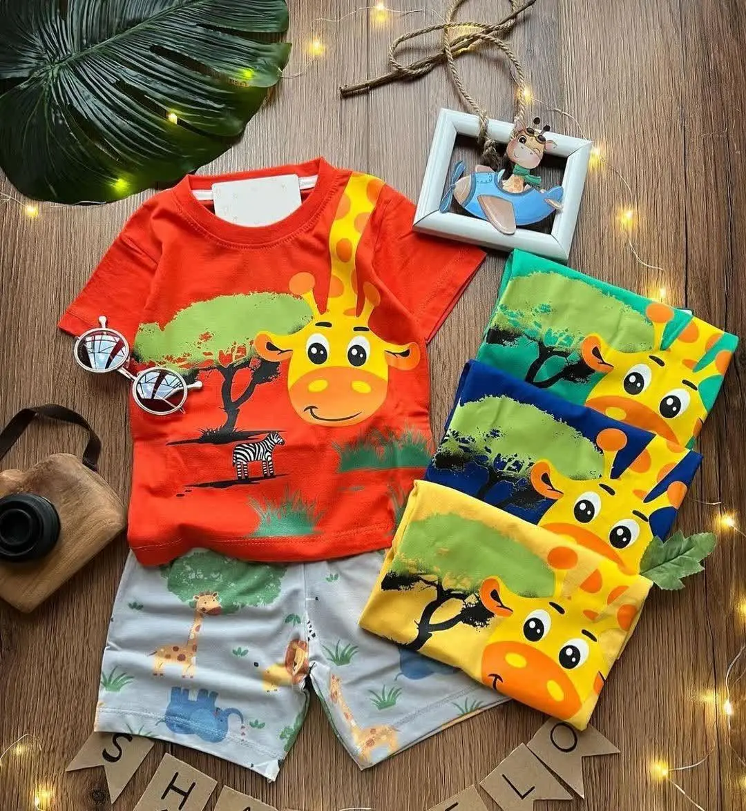 تیشرت شلوارک زرافه مهربون😍😍