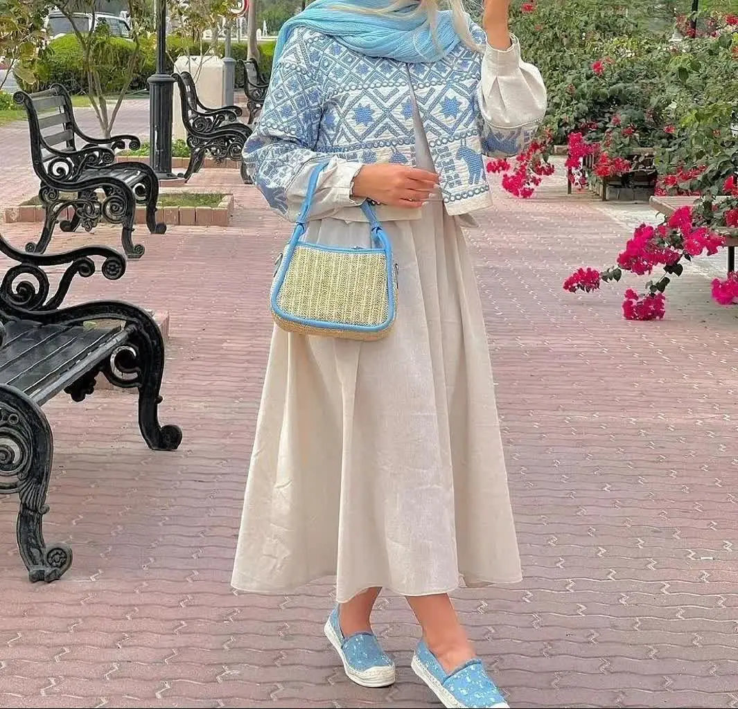 ط🍃نام: کت و دامن آسمان
