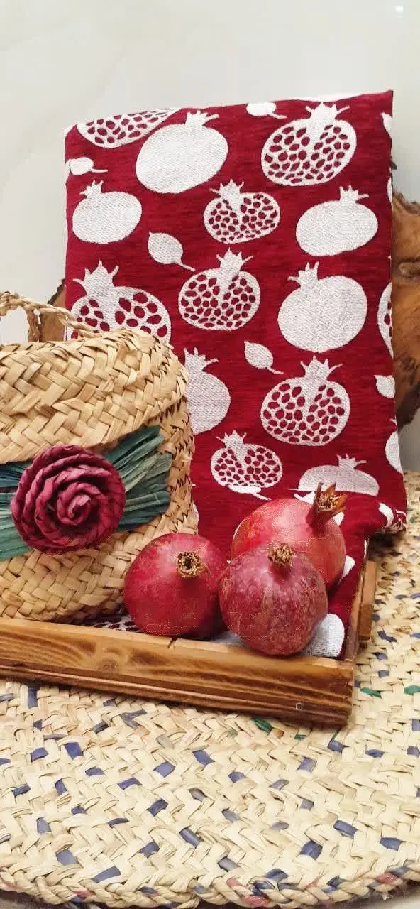 🍉هم روی زمین بزاری به عنوان سفره یلدایی پهن کنی😍