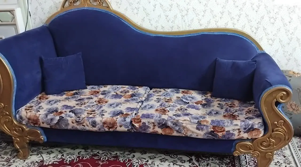 مبلمان ۷نفره، بهمراه ۲ عسلی بزرگ