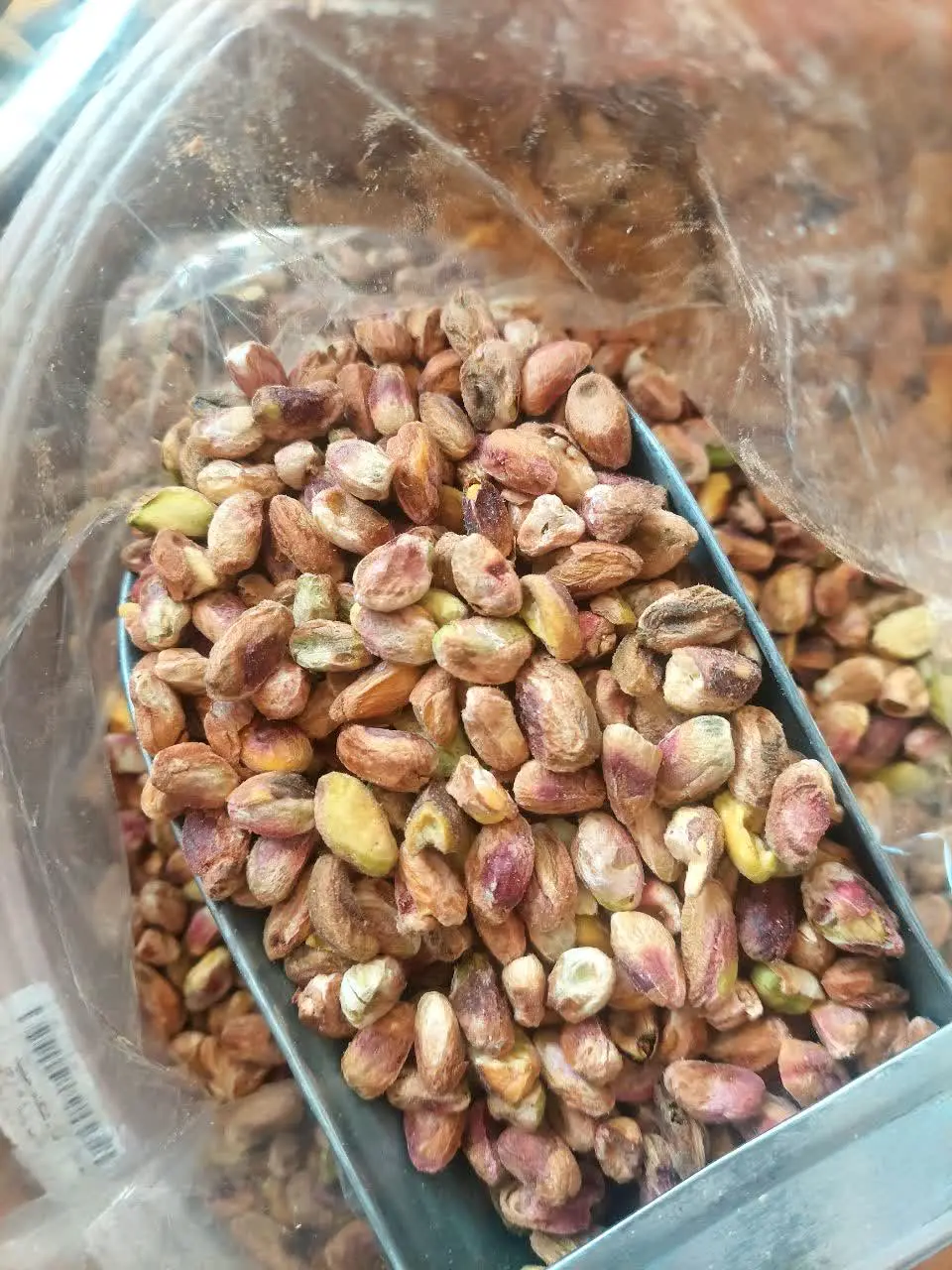 مغز پسته تازه