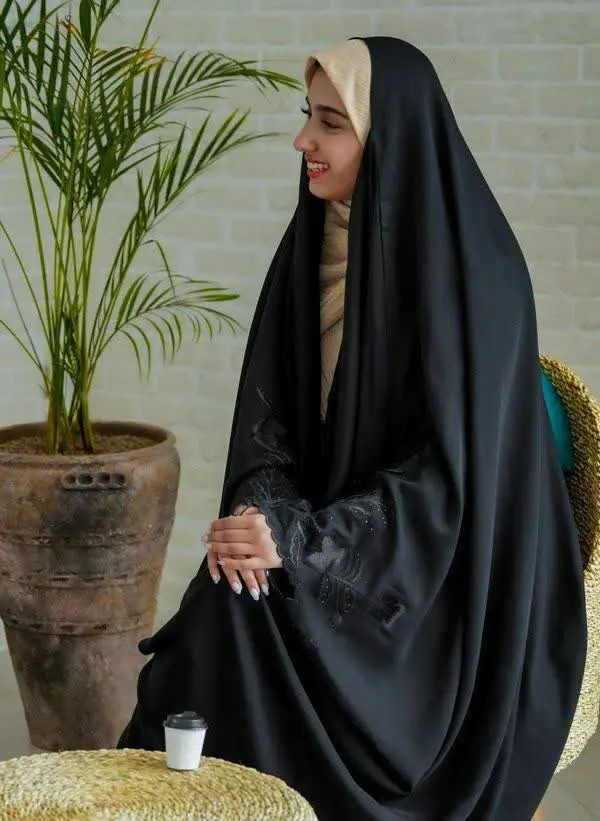 چادر گلدوزی رستا