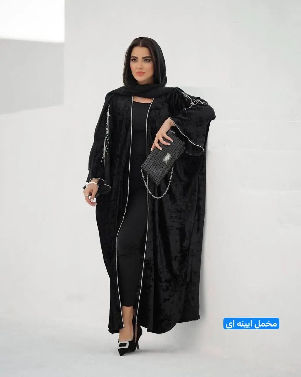 👚نام: مانتو مخمل سرشانه زنجیری