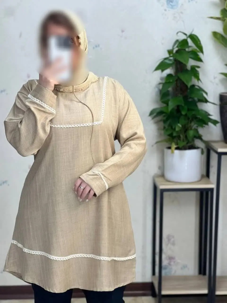 "﷽🌸 یه تونیک زیبا و قواره دار و خنک در رنگبندی زیبا براتون شارژ کردیم که هم چروک نمیشه هم قوارش خوبه هم خرج کار زیبایی داره و هم اینکه خنک خنکه مناسب روزای گرم سال که بند فیکس هم جهت تنظیم س