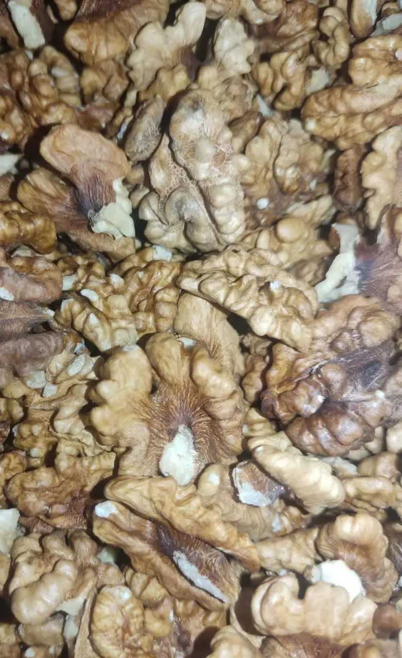 مغز گردوی درجه دوم اما خوشمزه